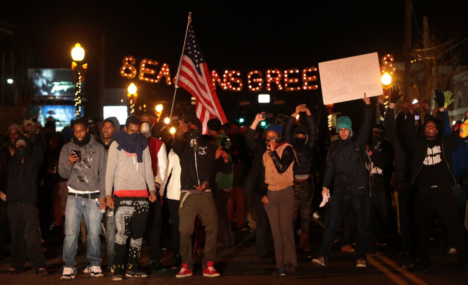Protesters burn county police car in Ferguson after grand jury decision